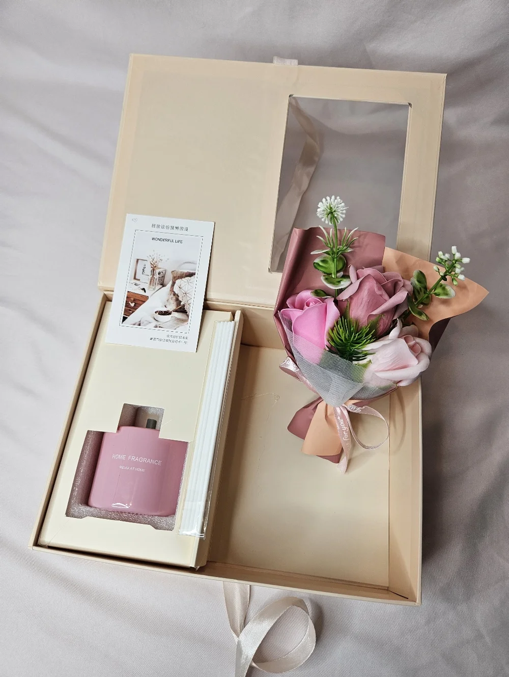 Luxury Gift Box with Reed Diffuser & Soap Flower Bouquet – Charming And Elegant